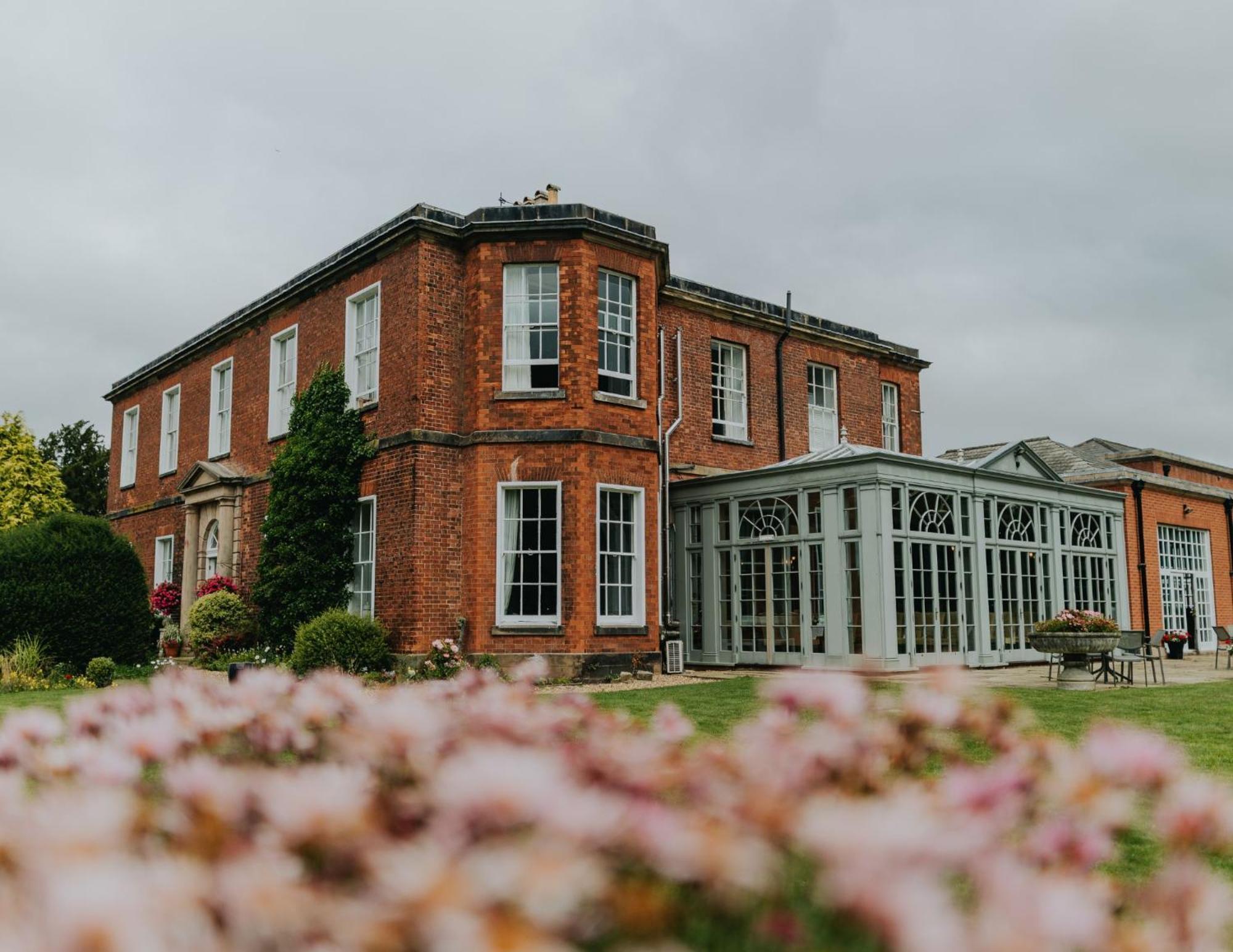 فندق دوفكليف هول هوتل Burton-upon-Trent المظهر الخارجي الصورة